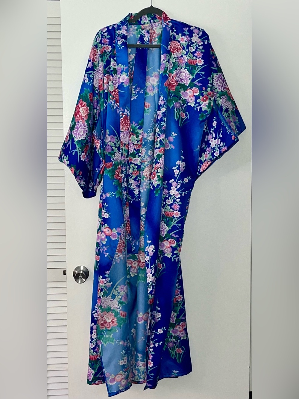 Blue Floral Women’s Japanese Kimono Robe (No Size) From Japan - NEW W/O TAGS